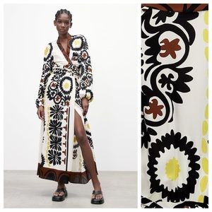 NWT. Zara Printed Wrap Midi Dress with V-neckline. Size M.